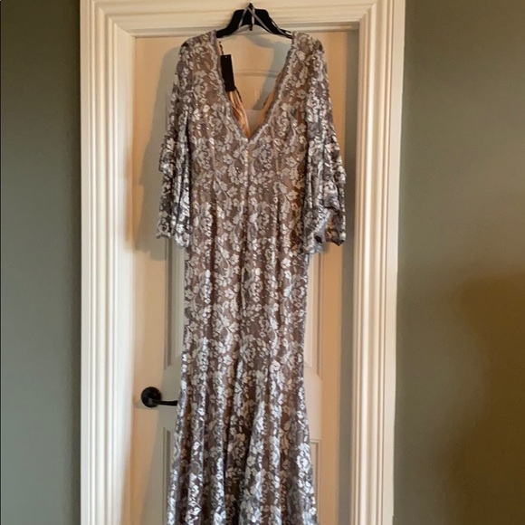 SOLD - NWT Betsy&Adam long lace v-neck, 12 - Picture 4 of 5